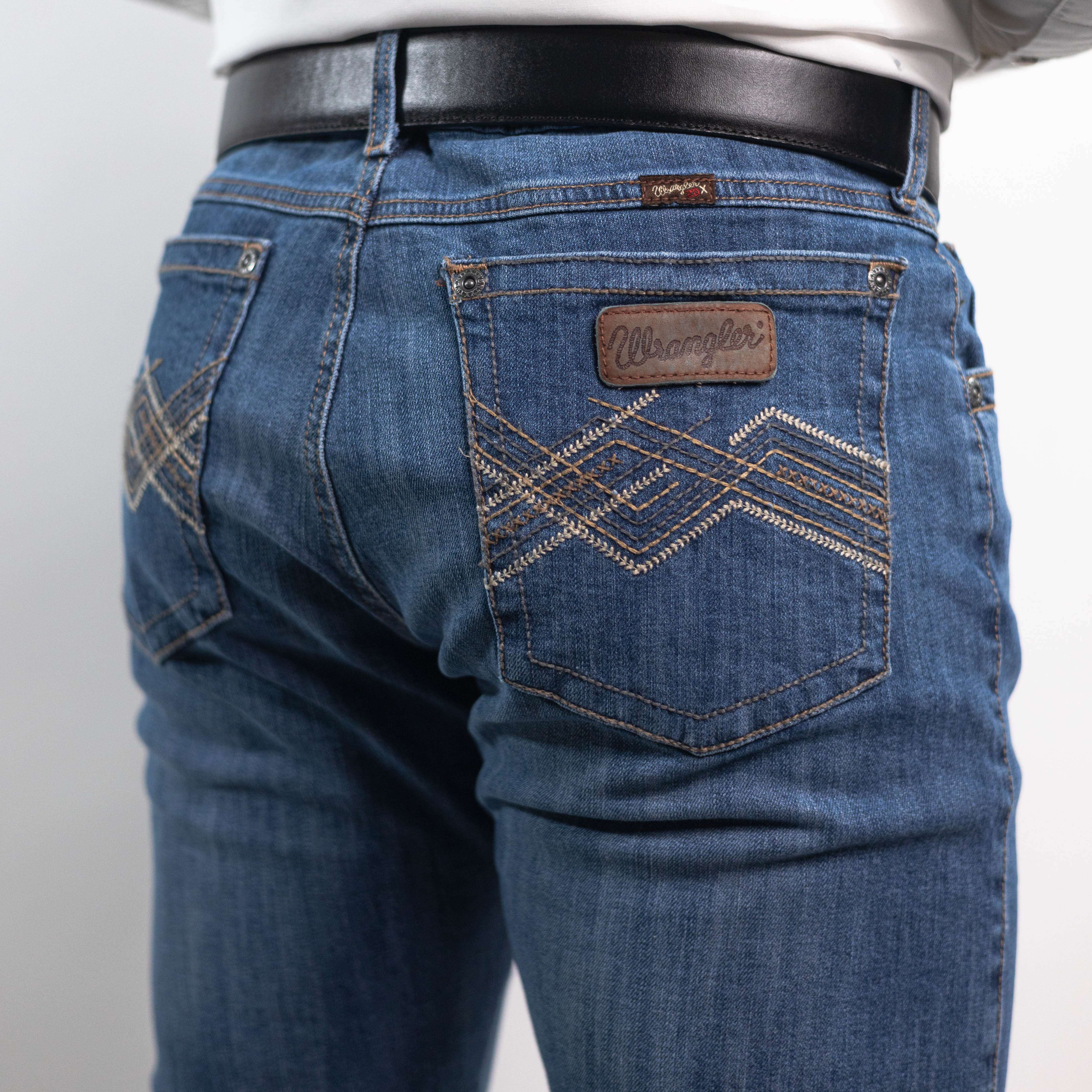 Pantalon Wrangler 20X Slim Boot 124