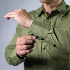CAMISA MONTERO EST OLIVO PUNTOS