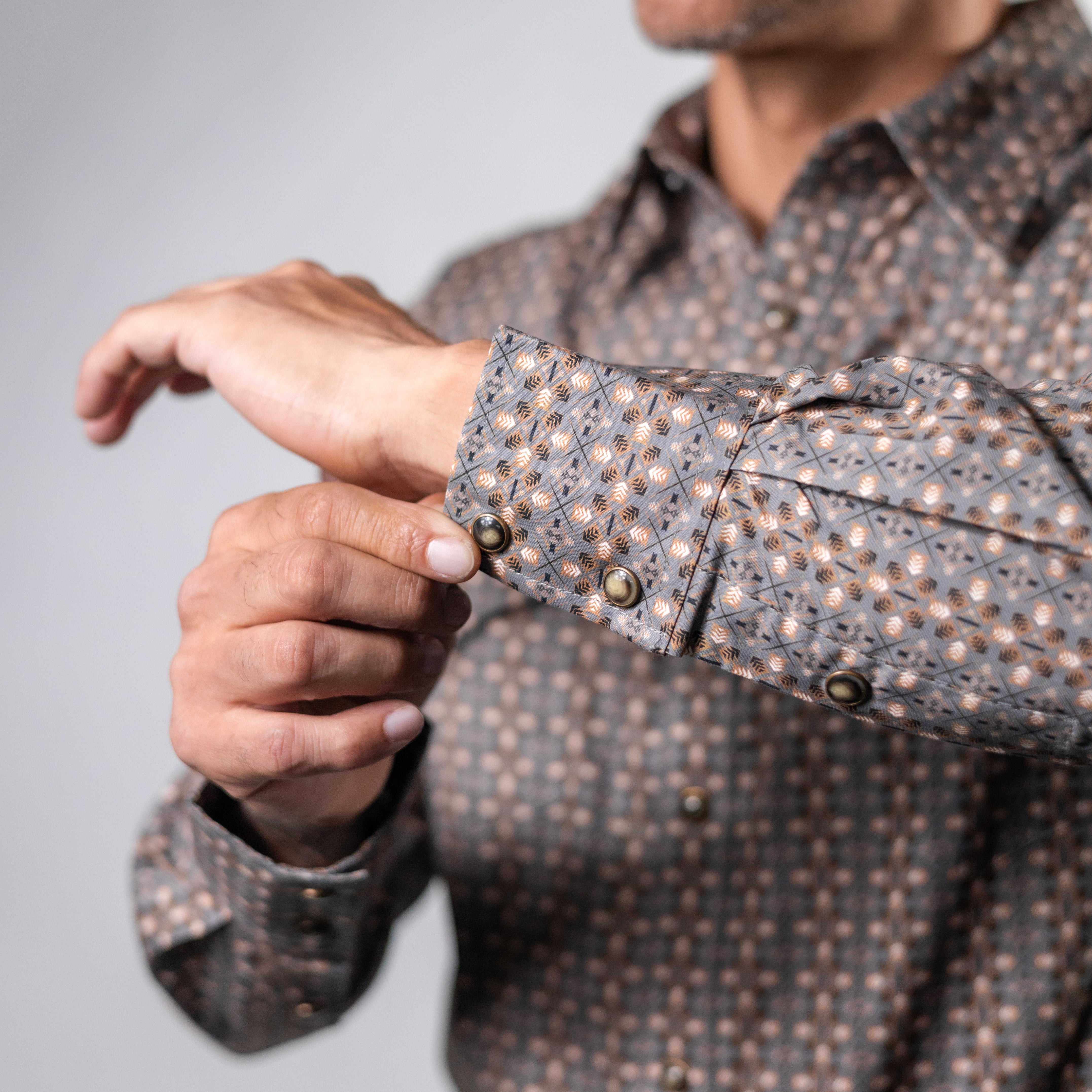 CAMISA ROCK&ROLL EST GEO DRK BROWN