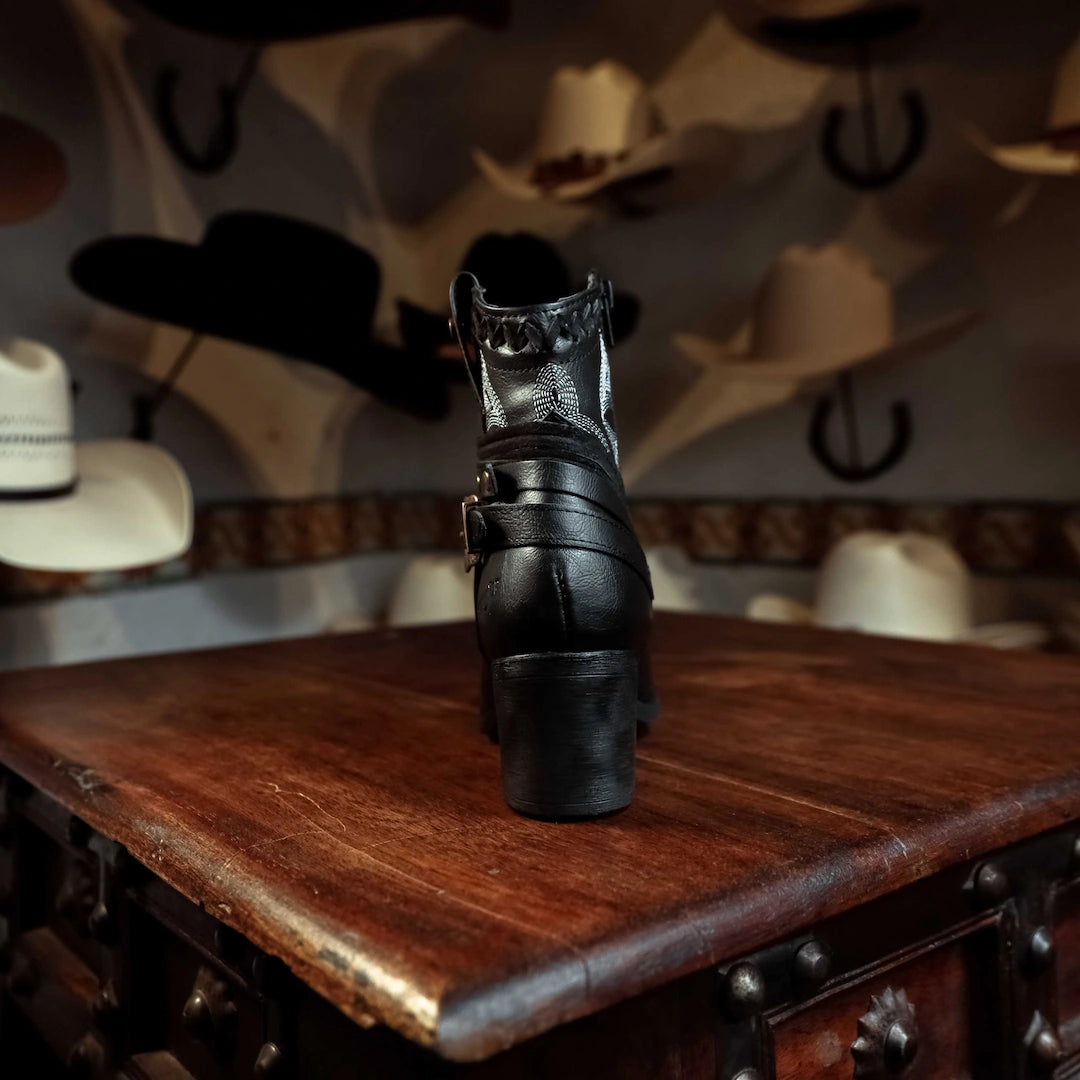 Botin Wrangler Solana Negro H-Oval 006