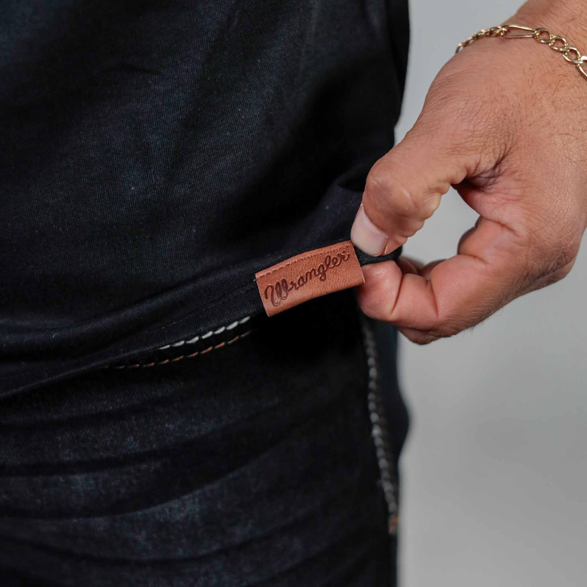 Playera Wrangler Negro Desert Horse 271