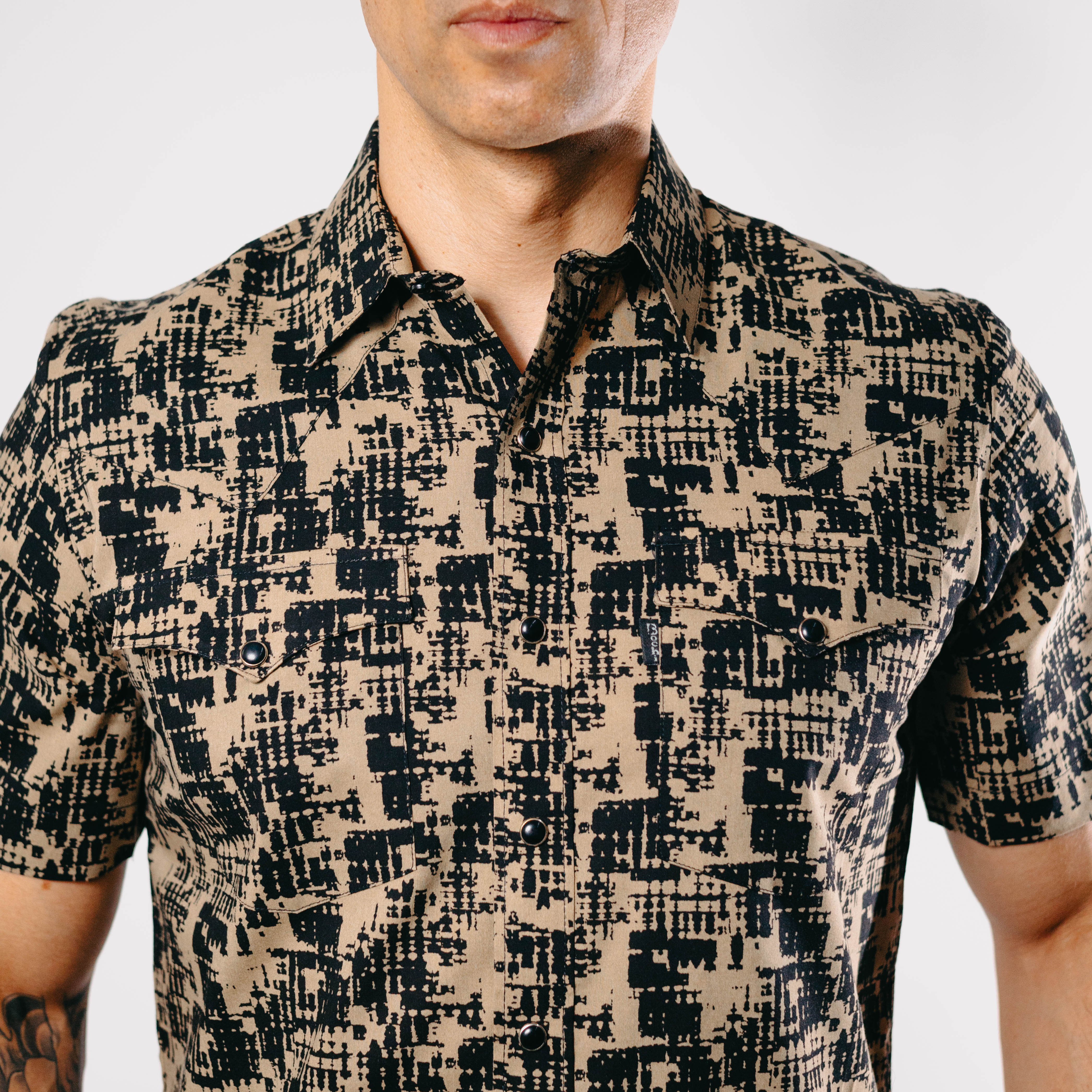 Camisa Bochi MC Est Negro/Beige 011