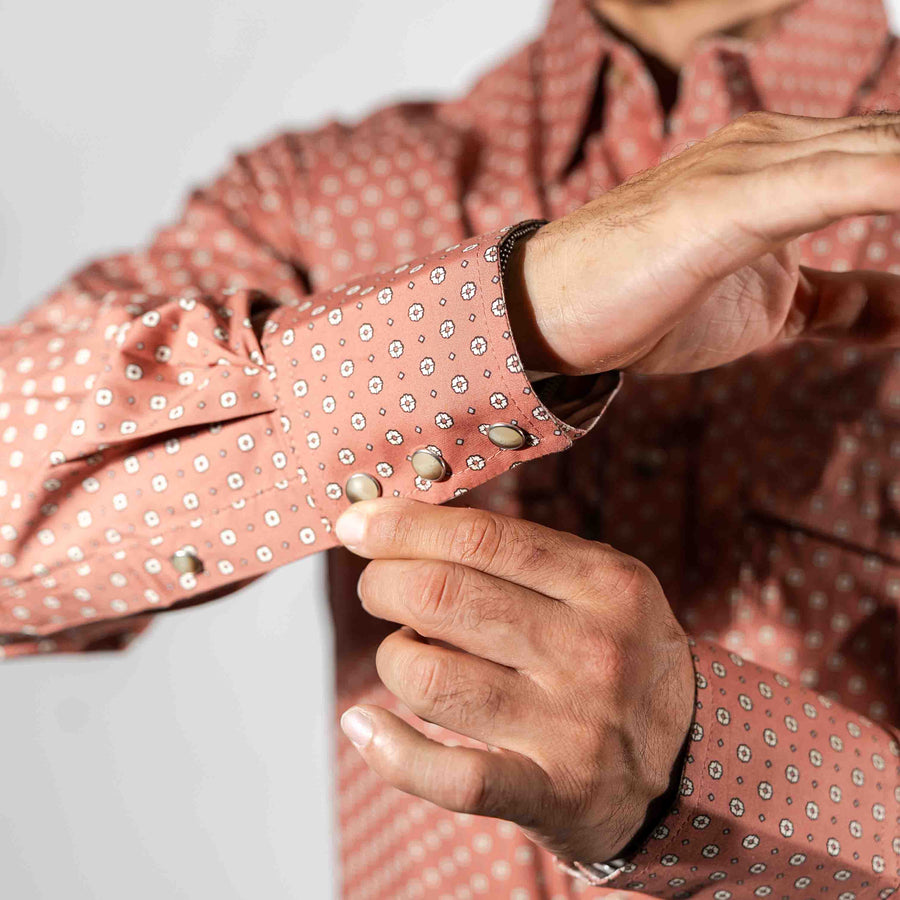 Camisa Wrangler George Strait Estampada Color Salmón