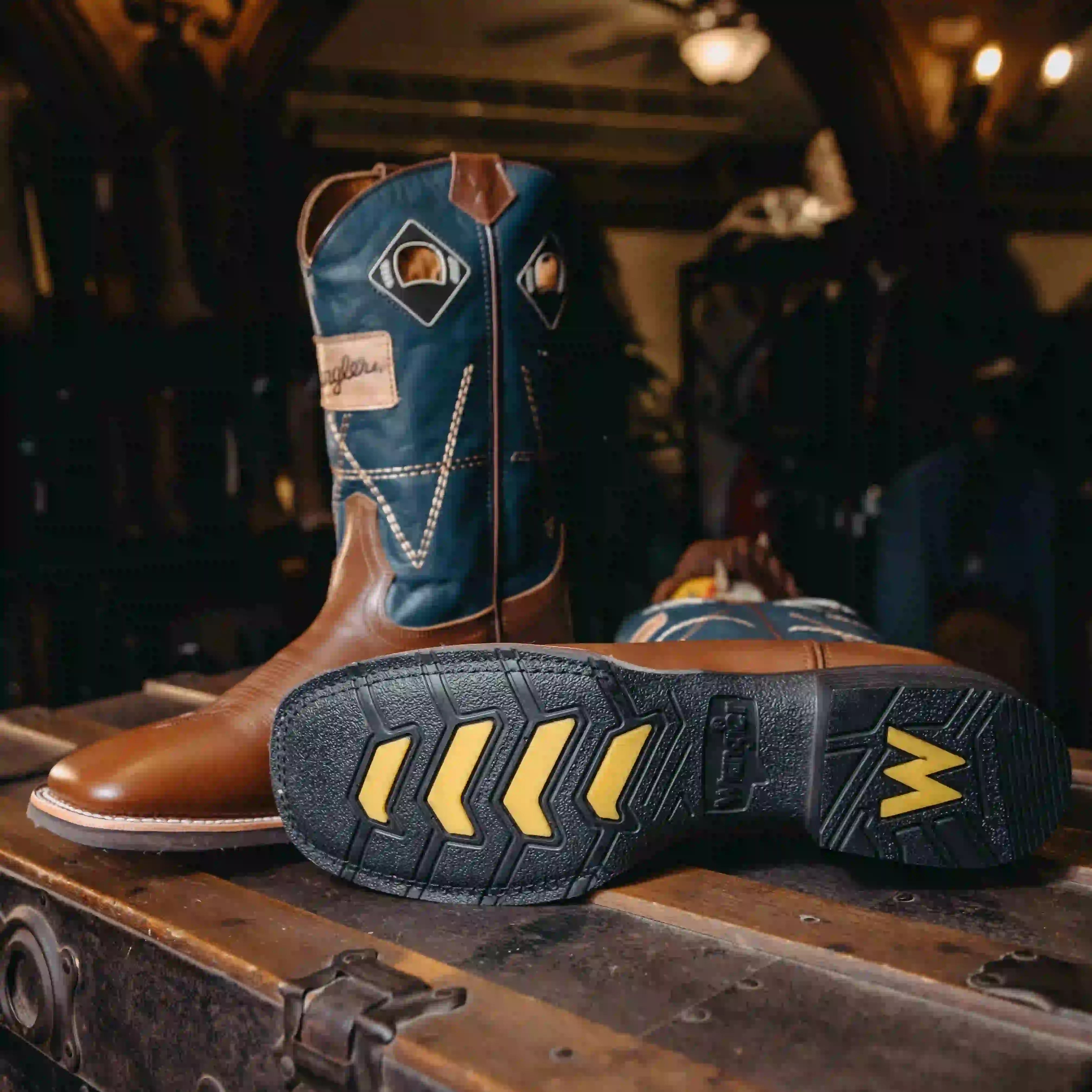 Bota Wrangler Legend Azul/Cafe H-500 003